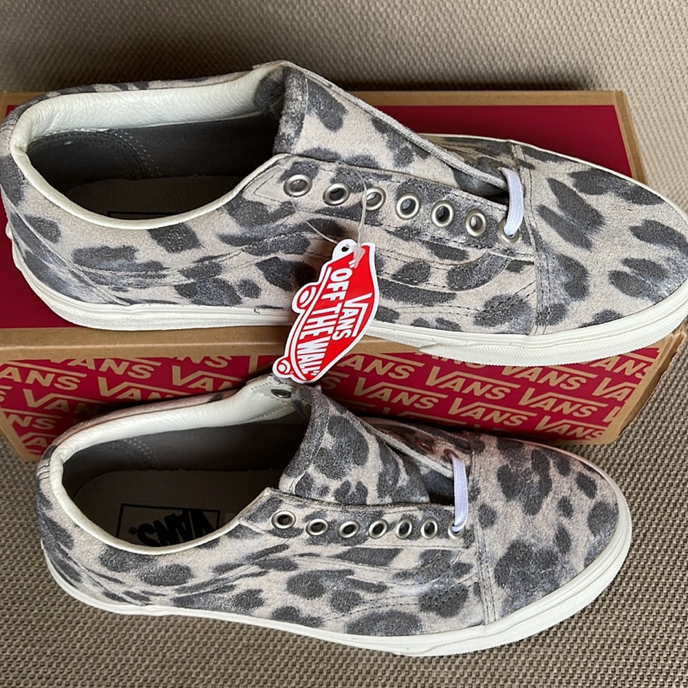 Vans Women's Gray and White Leopard Print Low Top Sneakers - Picture 3 of 16